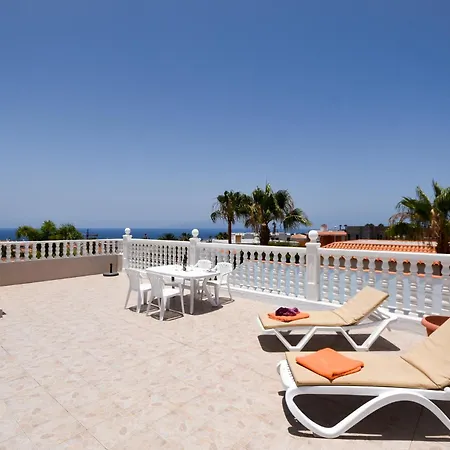 Beautiful 4 Bedroom Private Heated Pool Willa