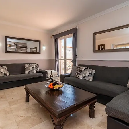 Beautiful 4 Bedroom Private Heated Pool Willa